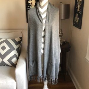 🎉 Gray Sweater Shrug Wrap